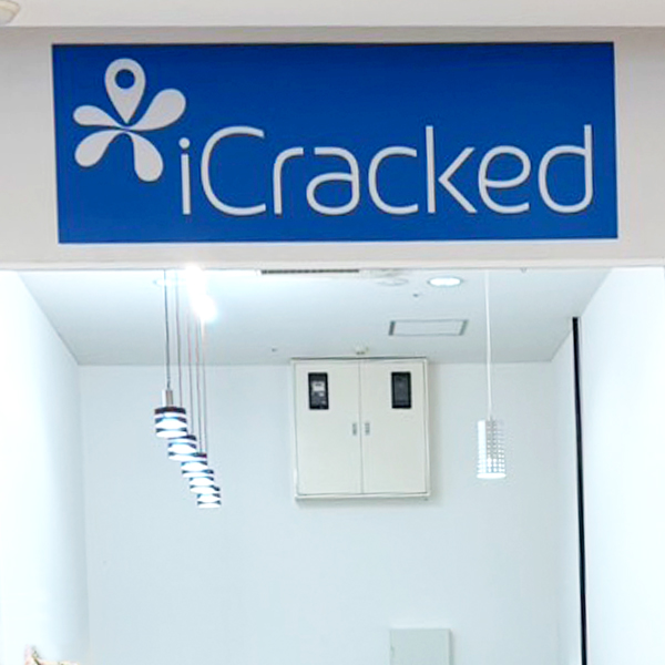 iCracked Store イオンタウン東大阪