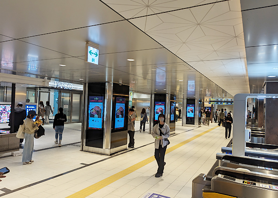 iCracked Store ハンズ心斎橋への道順1