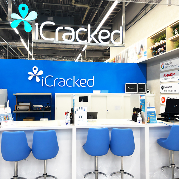 iCracked Store エディオン横浜西口本店